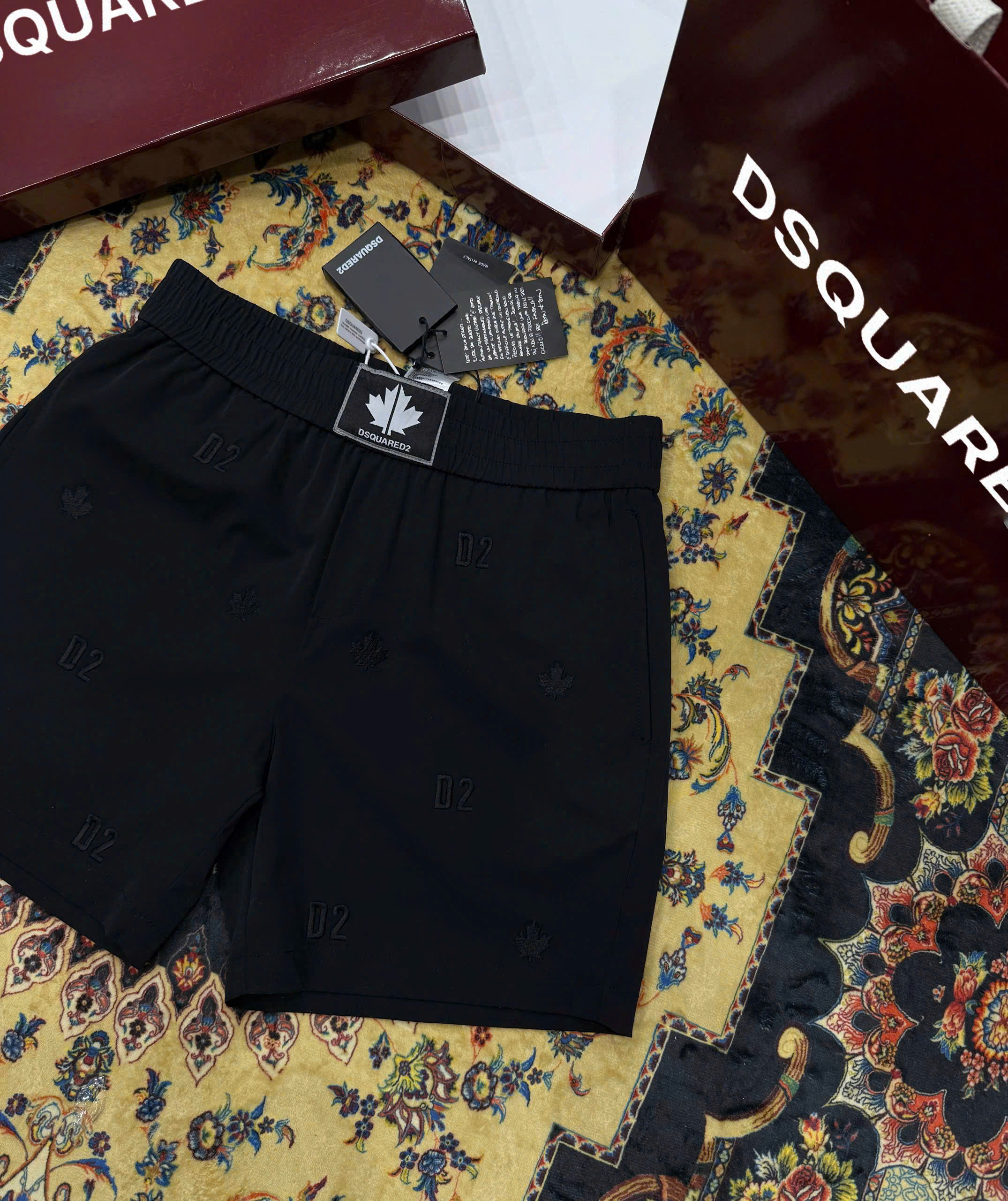 Quần short gió Dsquared2 DSQ2  logo D2 lá thêu Like Auth 1-1 on web CD MK